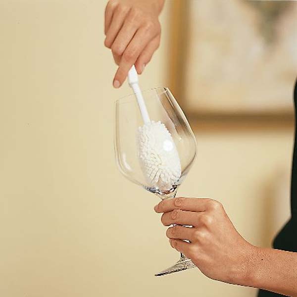 Wine glass cleaner